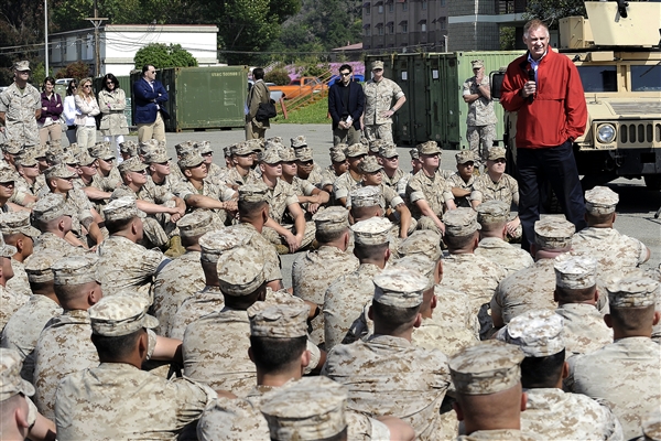 USA — Lynn Visits Simulation Center, Marines at Pendleton