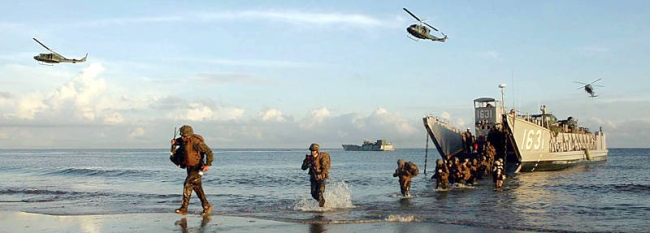 Marineforum - Amphibische Übung bei CARAT 2010 (Foto: US Navy)