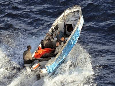 Marineforum - Piratenskiff flüchtet in tansanische Gewässer (Foto: franz. Marine)