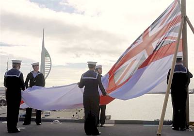 Marineforum - Letzte Flaggenparade auf der ARK ROYAL (Foto: Royal Navy)