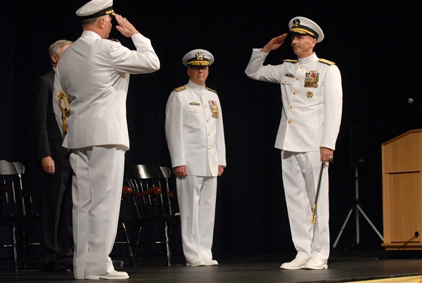 Greenert Becomes Chief of Naval Operations, Roughead Steps Down