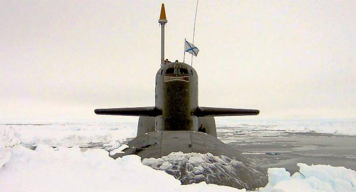 U-Boot 'Tula' der DELTA-IV-Klasse im Eis (Foto: russ. Marine)